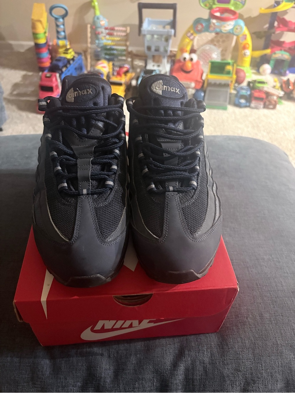 Nike Men’s Black Air Max Low-Top Sneakers
